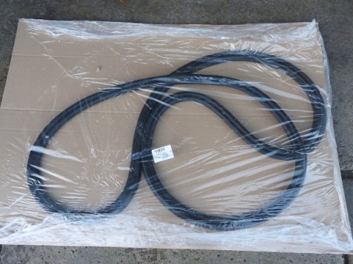 Volksawgen id4 id.4 ущільнювач кришки багажника 11a827705c , фото