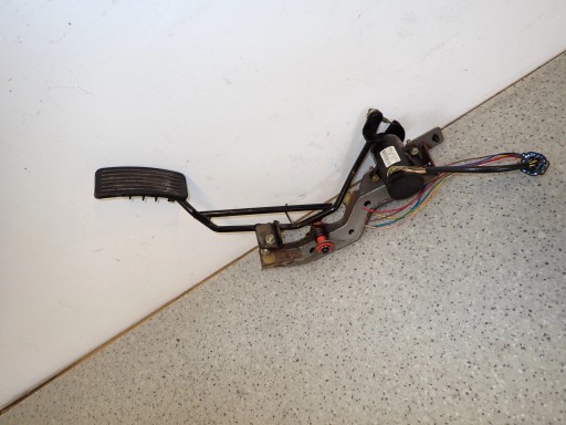 Hyundai trajet 99-04 педаль потенциометр газа , фото