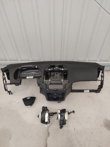 Hyundai i3o i консоль подушка безопасности ремень безопасности комплект оригинал , фото