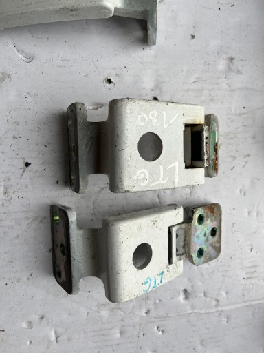 Петля дверь задний левое hyundai h350 15-23 год 180 подножек верхний , фото