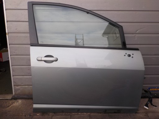 Дверь переднее правое nissan tiida , фото