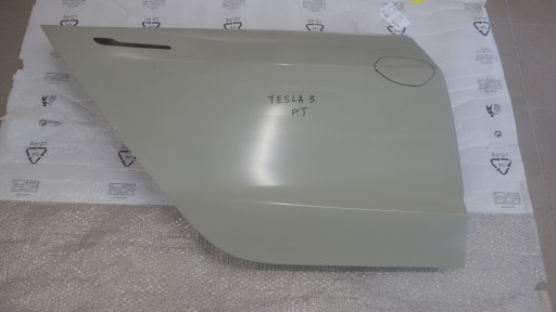 Tesla model 3 2017 задний сторона правая задние двери , фото