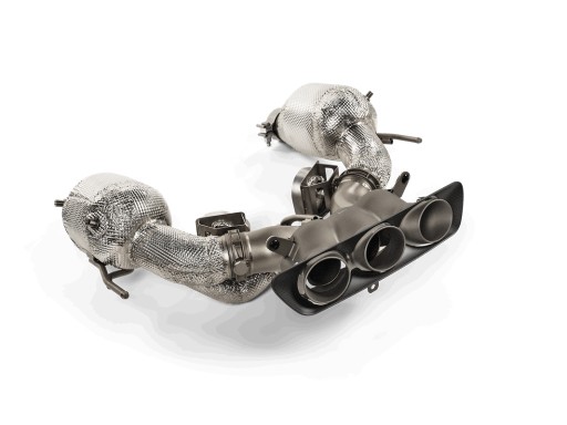 Akrapovic ferrari 296 gtb -on race line , фото