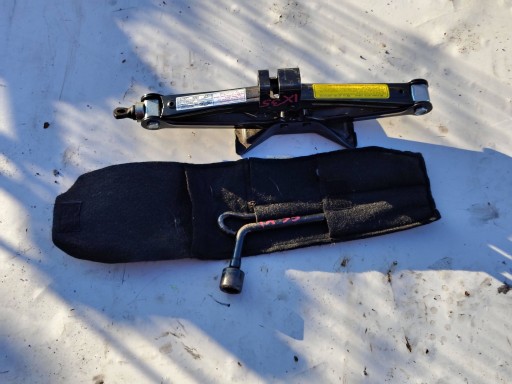 Домкрат ключи набор hyundai ix35 , фото