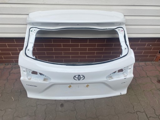 Toyota corolla cross крышка багажника задняя , фото