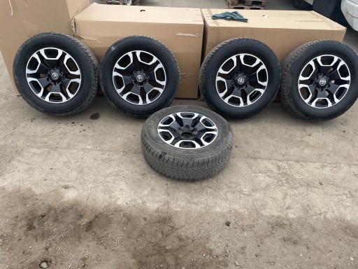 Toyota hilux колеса диски зимние шины 1 запасные зимний 265/60r18 , фото