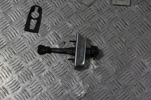 Chevrolet camaro 2016 обмежувач двері ліве , фото