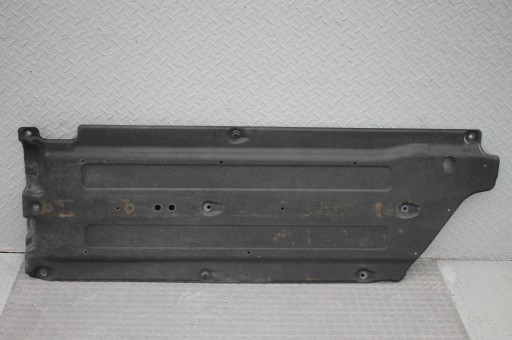 Крышка плита зодовой части левое корпус 84215-h8100 kia stonic , фото