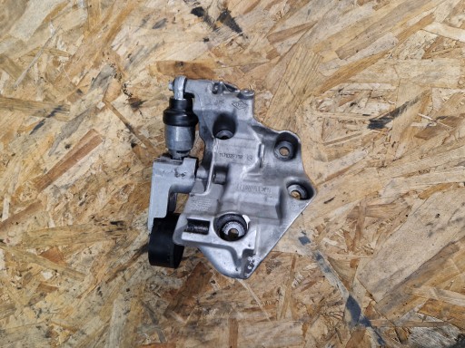 Renault oe 117102877r кронштейн основа генератора , фото