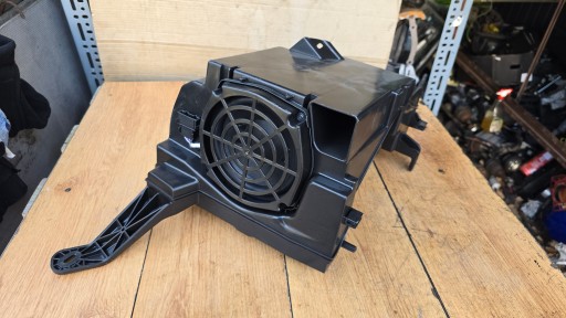 Колонка саббуфер skoda 3v0035412 , фото