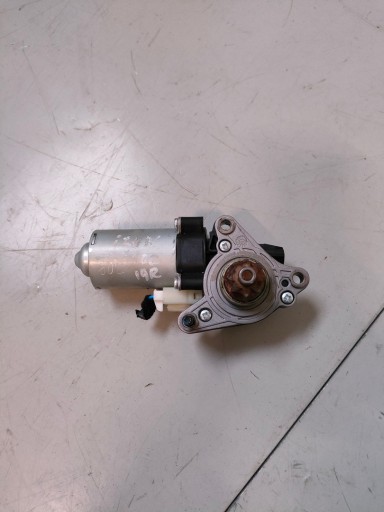 Hyundai i 30n моторчик сиденья левое переднее , фото