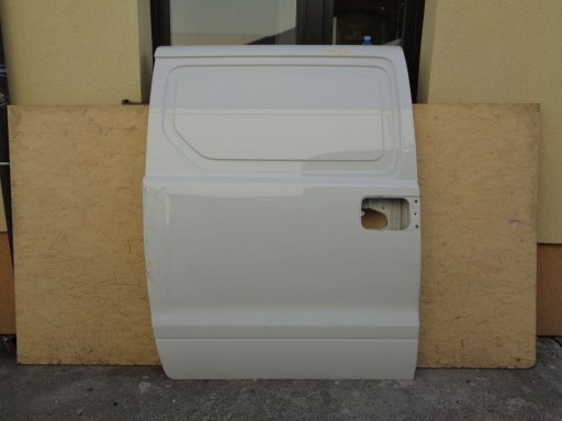 Hyundai h1 задние двери правое боковая , фото