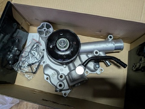 Водяний насос рам chrysle aspen dodge durango , фото