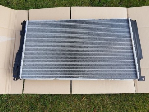 Радіатори води bmw f30 2 0diesel оригінальний нове , фото