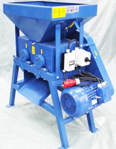 Zgniatacz ziarna T300, gniotownik 2T/h 5,5kW