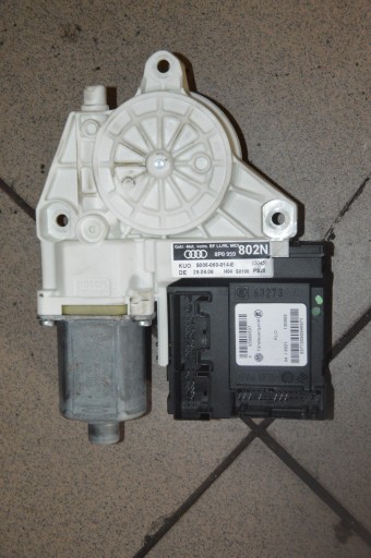 Audi A3 8P Lift Silniczek szyby prawy 8P0959802N