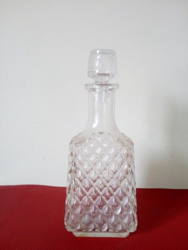 Szklana zdobiona karafka 0,5 L