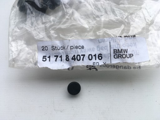 BMW 51718407016 Zaślepka MOCOWANIE PLASTIK KLAPY
