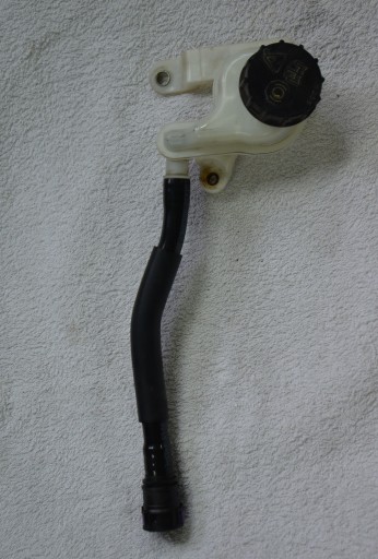 ZBIORNICZEK PLYNU HAMULCOWEGO FORD FIESTA MK7 08-