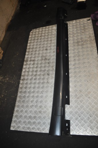 Listwa progowa prawa AMG Mercedes W212