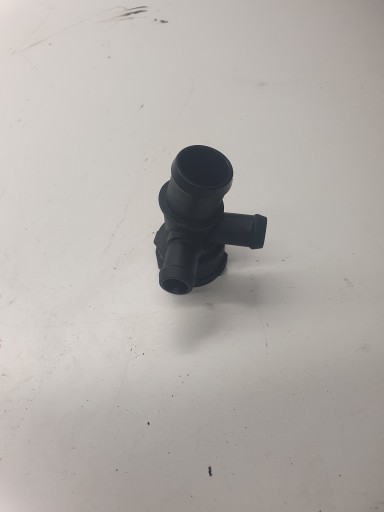 KRÓCIEC WODY TRÓJNIK AUDI A4 B8 A5 A6 4F0122293A