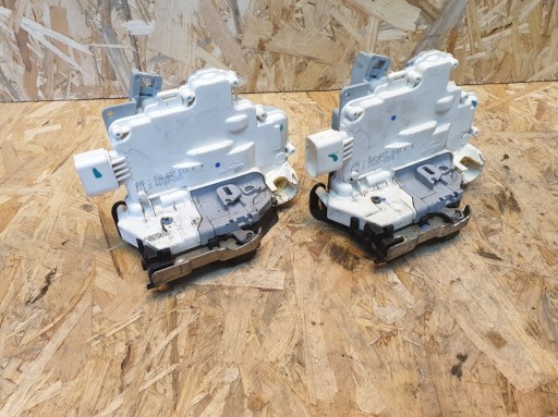 AUDI Q7 4L ZAMEK DRZWI LEWY PRZÓD 7 PIN 8J1837015C