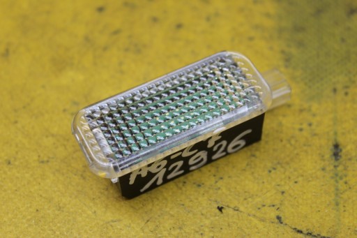 LAMPKA WEWNĘTRZNA LED A6 C7 4E0947415