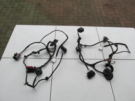 WIĄZKA INSTALACJA DRZWI TYŁ B-MAX 2013 ROK