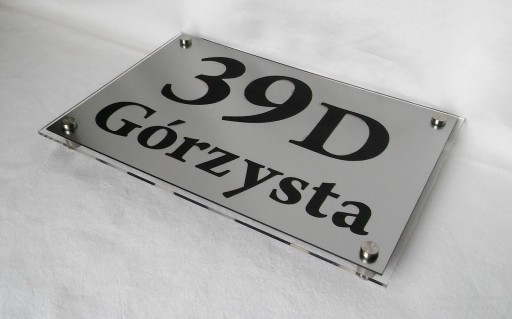 Grawerowana tabliczka adresowa. Numer na dom. HQ