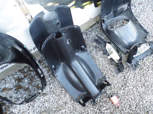 PIAGGIO ZIP 1 I 50 KOKPIT OWIEWKA PRZED KOLANA