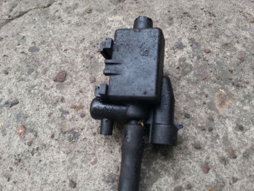 ZAWÓR CZUJNIK OPEL VECTRA B 1.8 INNE