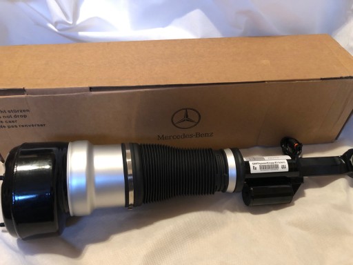 MERCEDES S KLASA W221 PODUSZKA MIECH PRZÓD 4MATIC