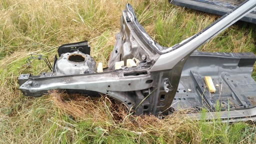 PODŁUŻNICA ĆWIARTKA PRÓG LP MERCEDES E W212 PRZÓD