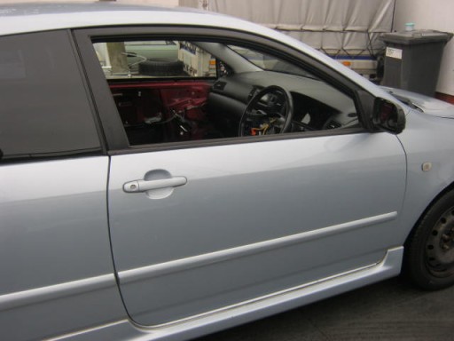 Toyota Corolla E12 02-06 3d drzwi prawe 8S1