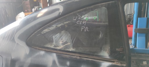 SZYBA BOCZNA PRAWA KAROSERYJNA MERCEDES CLK W208