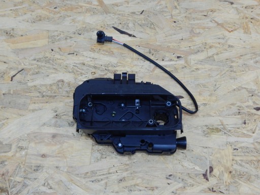 VW T5 zamek klapy bagażnika tył tylny 7H0827426AA