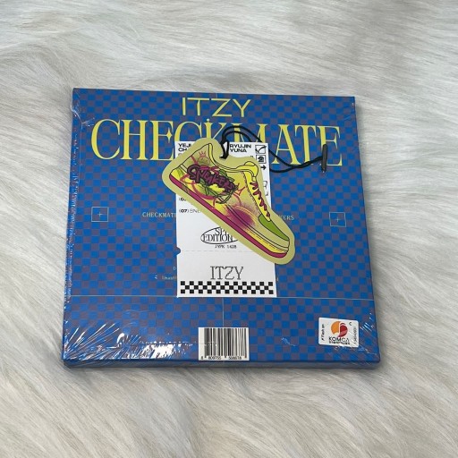 Itzy Album CHECKMATE SPECIALEDITION, Blue version