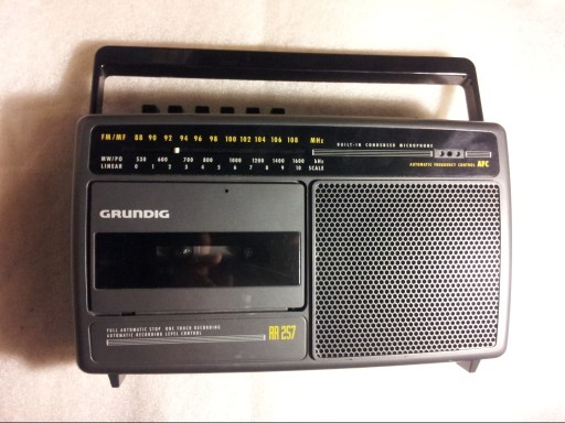 Radiomagnetofon GRUNDIG RR257