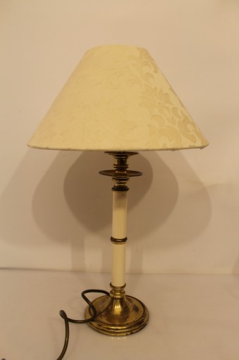 Lampa z abażurem