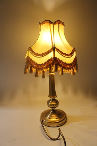 Lampa z abażurem