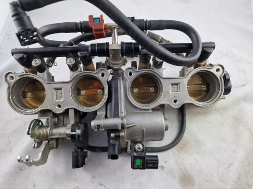 Yamaha R1 RN32 Przepustnice + TPS