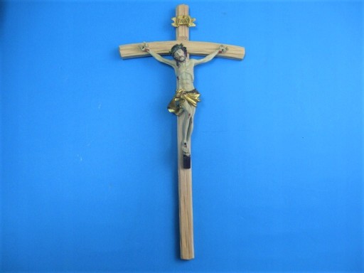 Krzyż drewniany pasyjka żywica 45 cm + pudełko B