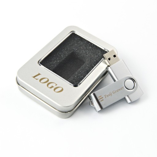 Pendrive 4 GB i metalowe pudełko z grawerem
