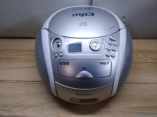 RADIO BOOMBOX CD AUDIO FM/AM KASETA USB TANIO