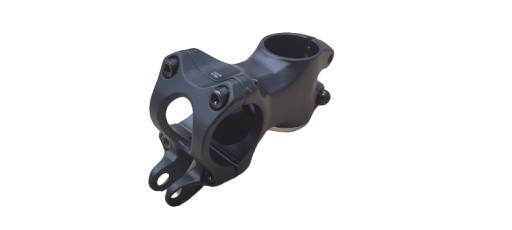 MOSTEK KIEROWNICY CZARNY 31,8x60mm z Uchwytem