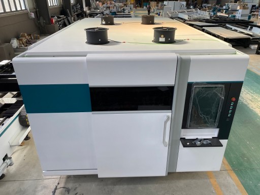 Wycinarka laserowa Fiber 3000W do blach Cesja leasingu Laser do metalu