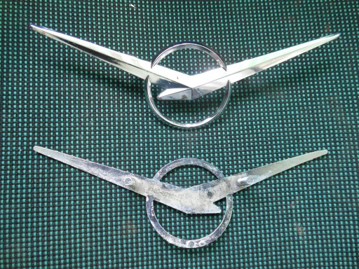 EMBLEMAT LOGO ZNACZEK CHROM METAL UAZ 469 452 3151
