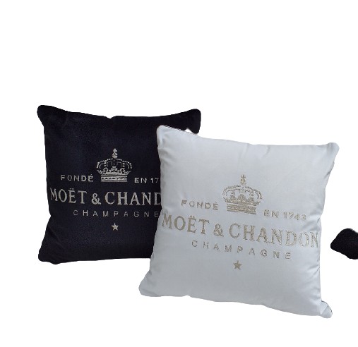 Poszewka champagne Moet & Chandon- welur haft