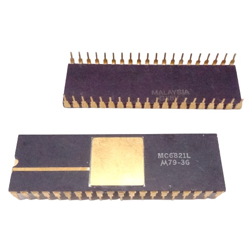 [1szt] MC6821L Pheripherial Interface Adapter luze