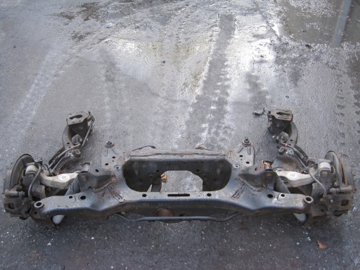 Oś tylna zawieszenie NISSAN QASHQAI I J10